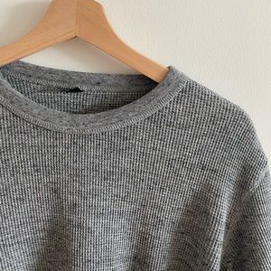 Uniqlo grey waffle t-shirt